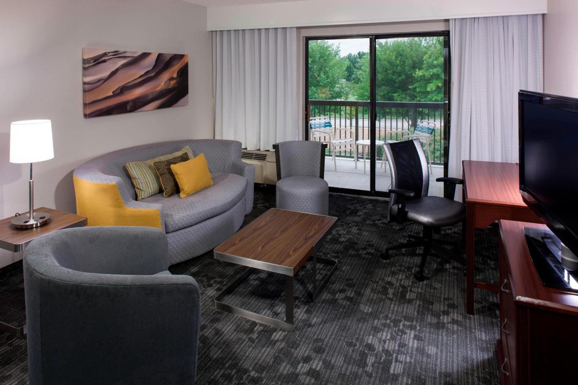 Hotel Courtyard By Marriott Wichita East Exteriér fotografie